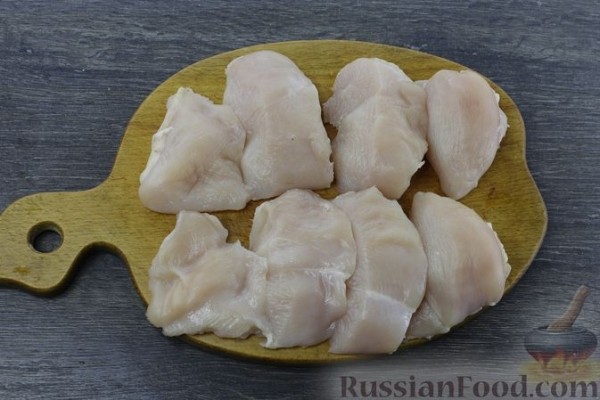 Куриная грудка, запечённая под сырно-овощной шапочкой