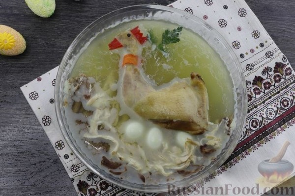 Праздничный холодец "Курица-наседка"