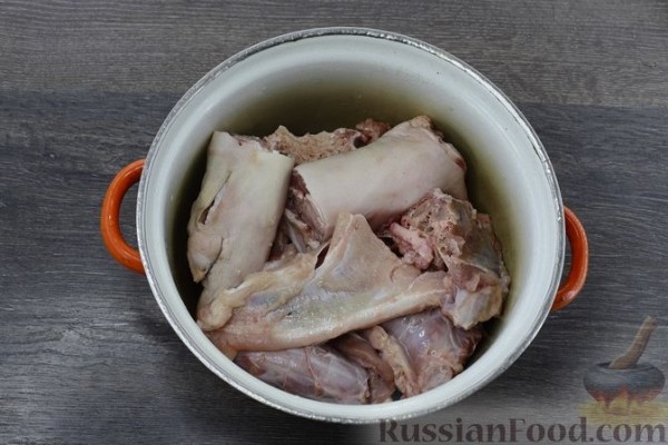 Праздничный холодец "Курица-наседка"