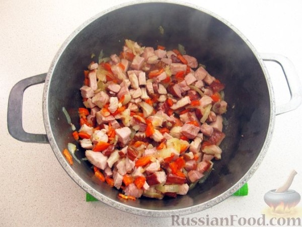 Суп с копчёным мясом и капустой