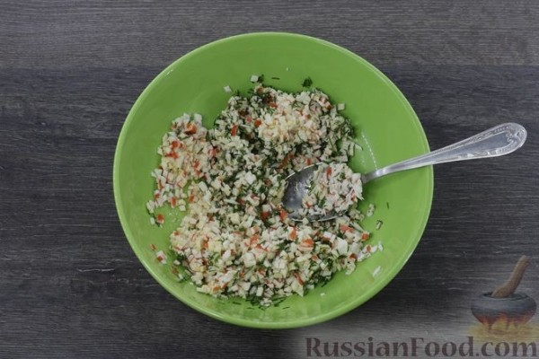 Драники с крабовыми палочками и укропом