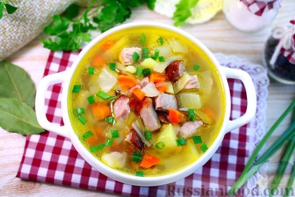 Суп с копчёным мясом и капустой