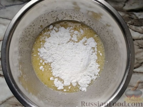 Пирог-торт "Баунти" с кокосовым заварным кремом и шоколадной глазурью