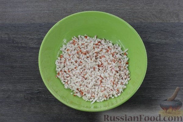 Драники с крабовыми палочками и укропом