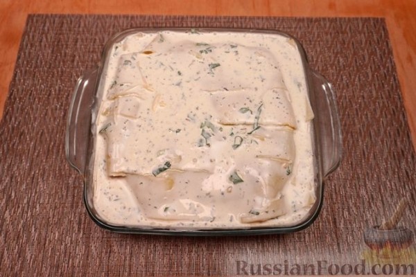 Лазанья с тунцом, стручковой фасолью и сыром
