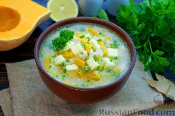 Греческий суп с тыквой, рисом и сыром фета