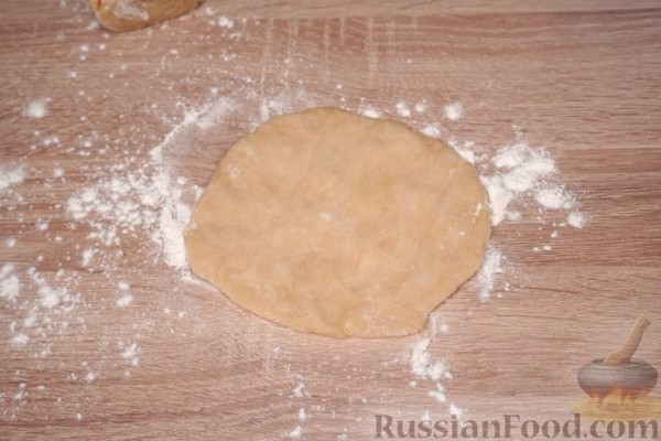 Постные пирожки с картошкой, из дрожжевого теста холодной расстойки (в духовке)