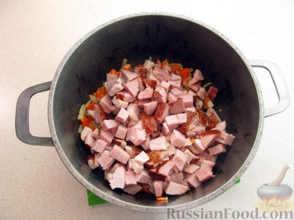 Суп с копчёным мясом и капустой