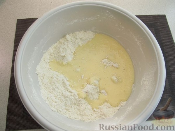Сочники с творогом и изюмом