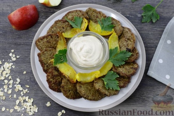 Печёночные оладьи с яблоками (без муки)