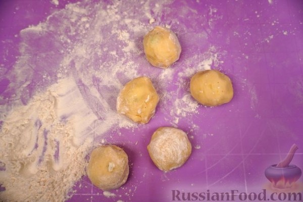 Картофельные котлеты с творогом, сыром и зеленью