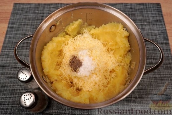 Картофельные котлеты с творогом, сыром и зеленью