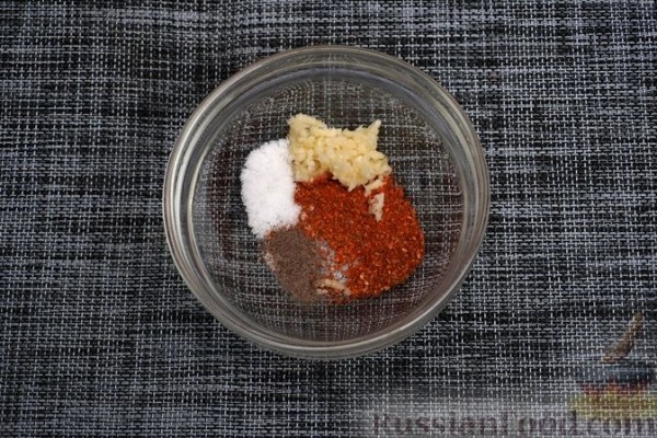 Картошка с копчёным беконом в фольге (на углях)