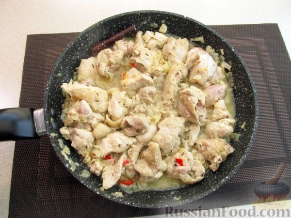 Курица карри с орехами