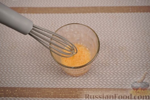 Штрудель с яблоками, изюмом и орехами