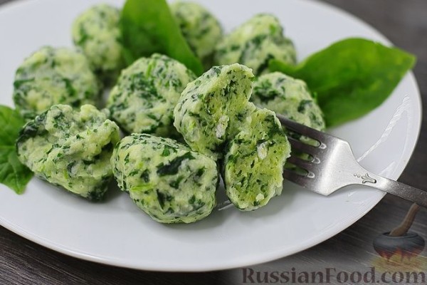 Творожные ньокки со шпинатом и сыром
