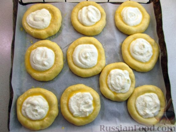 Ватрушки с творогом и штрейзелем