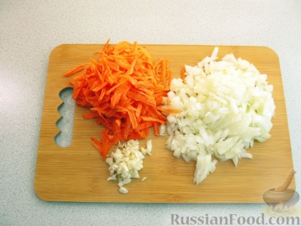 Котлеты, запечённые с картофелем в молочном соусе, с сыром