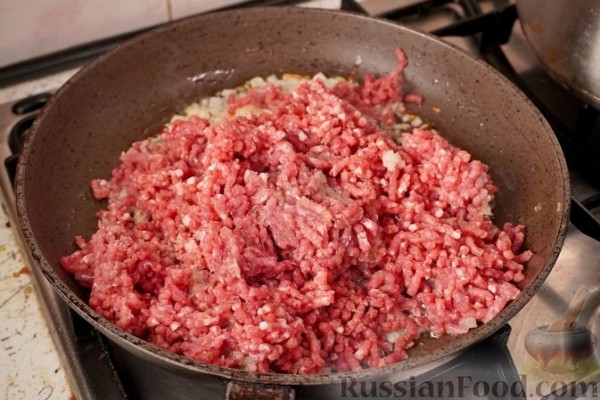 Пастицио (запеканка из макарон с фаршем и сыром, под соусом бешамель)