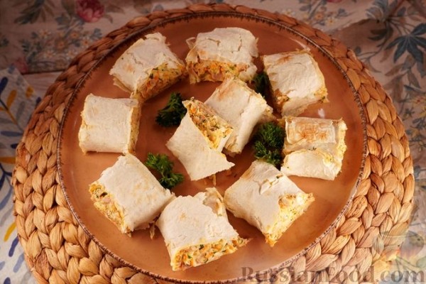 Закусочный рулет из лаваша "Мимоза"