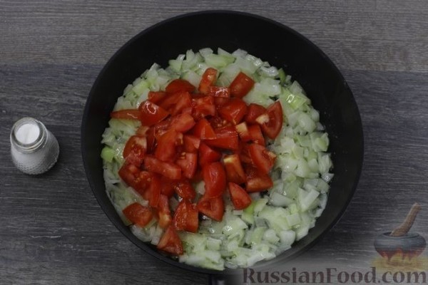 Тушёная капуста со шпинатом и яйцами