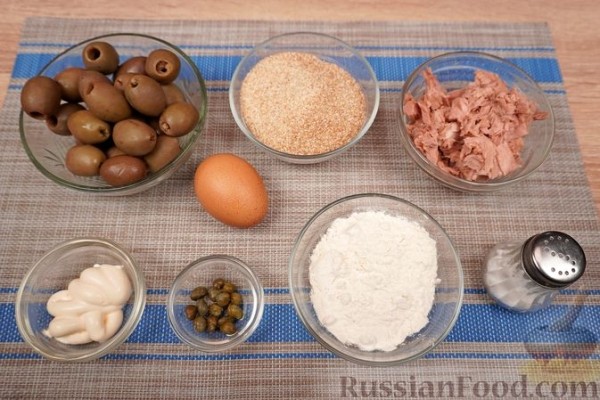 Фаршированные оливки с тунцом, жаренные во фритюре