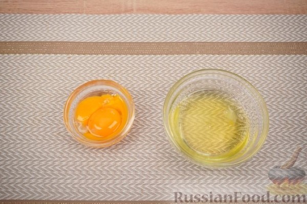 Штрудель с яблоками, изюмом и орехами
