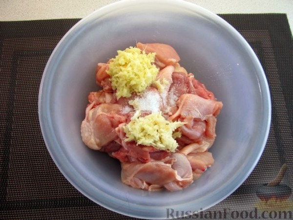 Курица карри с орехами
