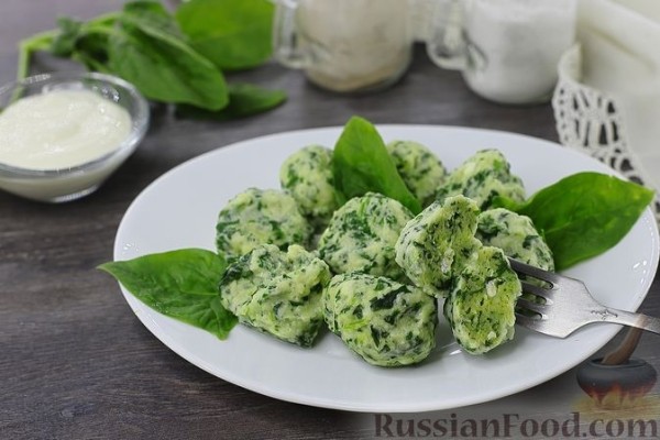 Творожные ньокки со шпинатом и сыром