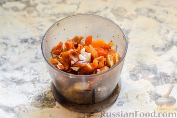 Рулетики из слоёного теста, с сухофруктами и орехами