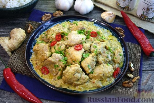 Курица карри с орехами