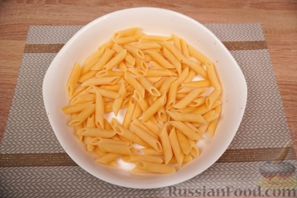 Пастицио (запеканка из макарон с фаршем и сыром, под соусом бешамель)