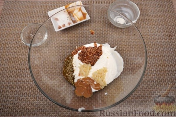 Скумбрия в горчично-сметанном маринаде, запечённая с картофелем