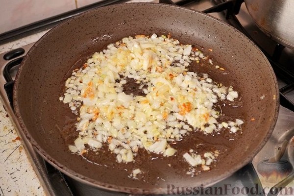 Пастицио (запеканка из макарон с фаршем и сыром, под соусом бешамель)