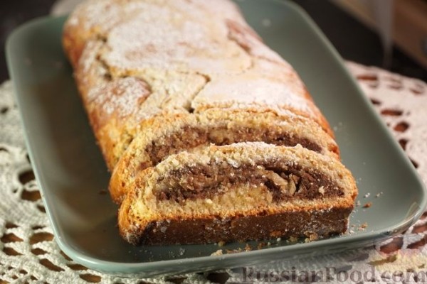Песочный рулет с ореховой начинкой