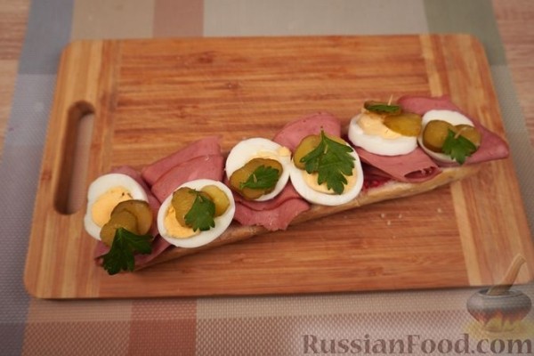 Бутерброды с ветчиной, яйцом и огурцом