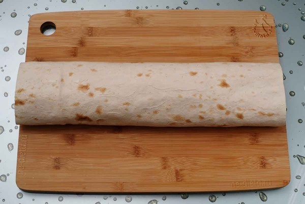 Рулет из лаваша с тунцом