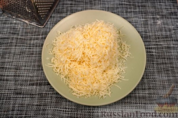 Картофельные котлеты с творогом, сыром и зеленью