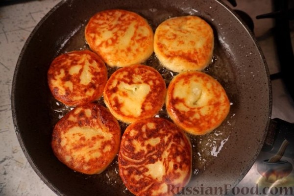Картофельные котлеты с творогом, сыром и зеленью