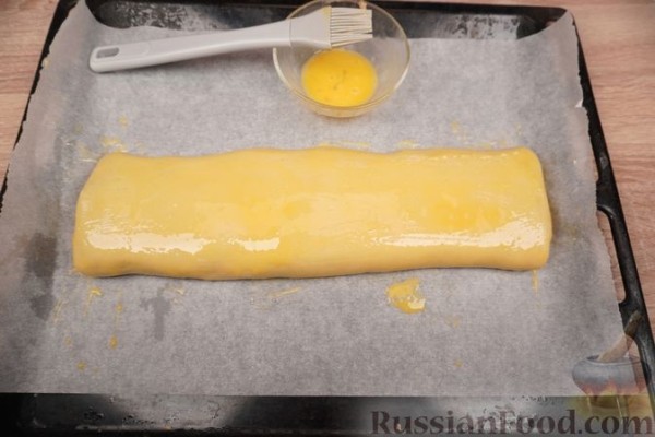 Песочный рулет с ореховой начинкой