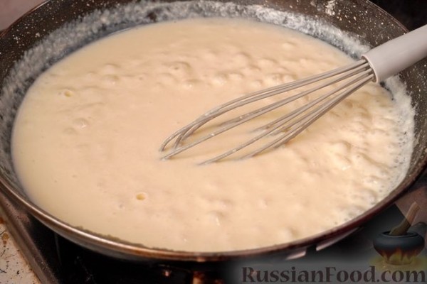 Пастицио (запеканка из макарон с фаршем и сыром, под соусом бешамель)