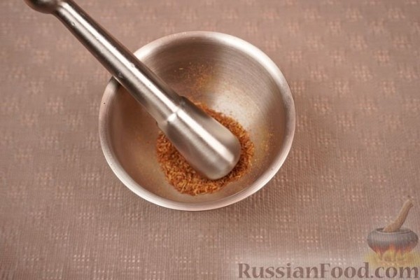 Свиная рулька, тушенная в вине, с медовой глазурью