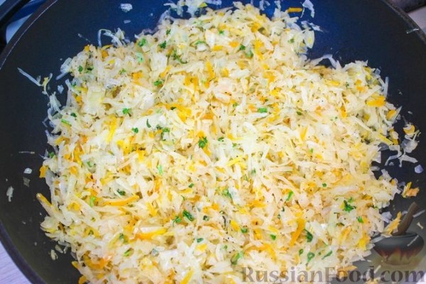 Пирожки с квашеной капустой (в духовке)