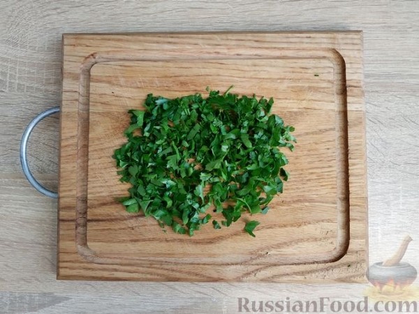 Фасоль в томатном соусе, тушенная с фаршем (на сковороде)