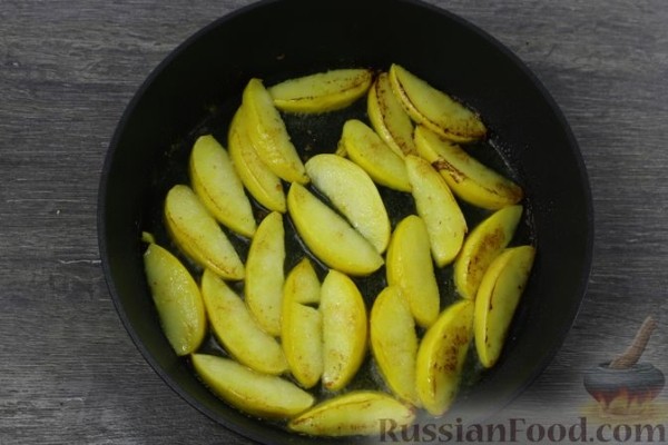 Печёночные оладьи с яблоками (без муки)