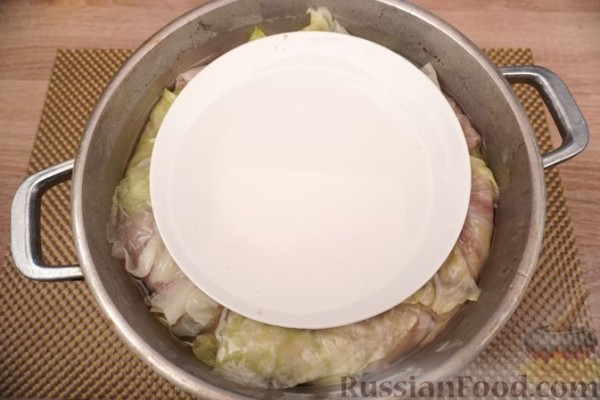 Голубцы с томатно-сметанным соусом