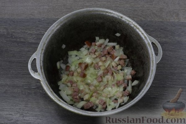 Суп с чечевицей, капустой и беконом