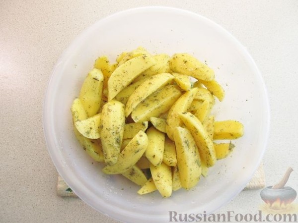 Шашлык из свиной шеи в духовке (с картофелем)
