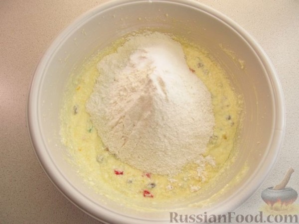 Творожные куличи с изюмом и цукатами