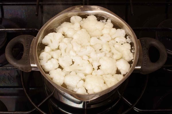 Цветная капуста с яйцом и сыром в духовке
